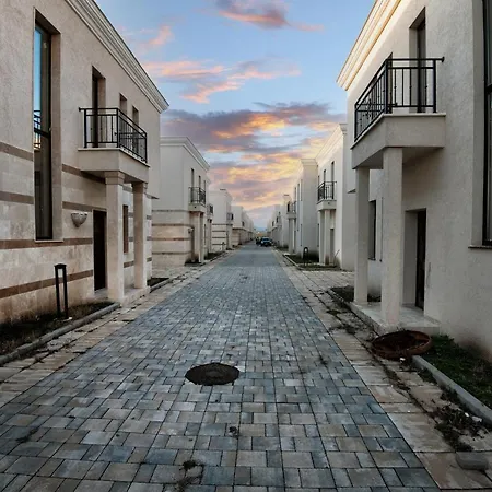 Lahana House In Majestic Complex Vila