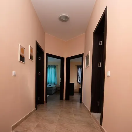 Lahana House In Majestic Complex Vila